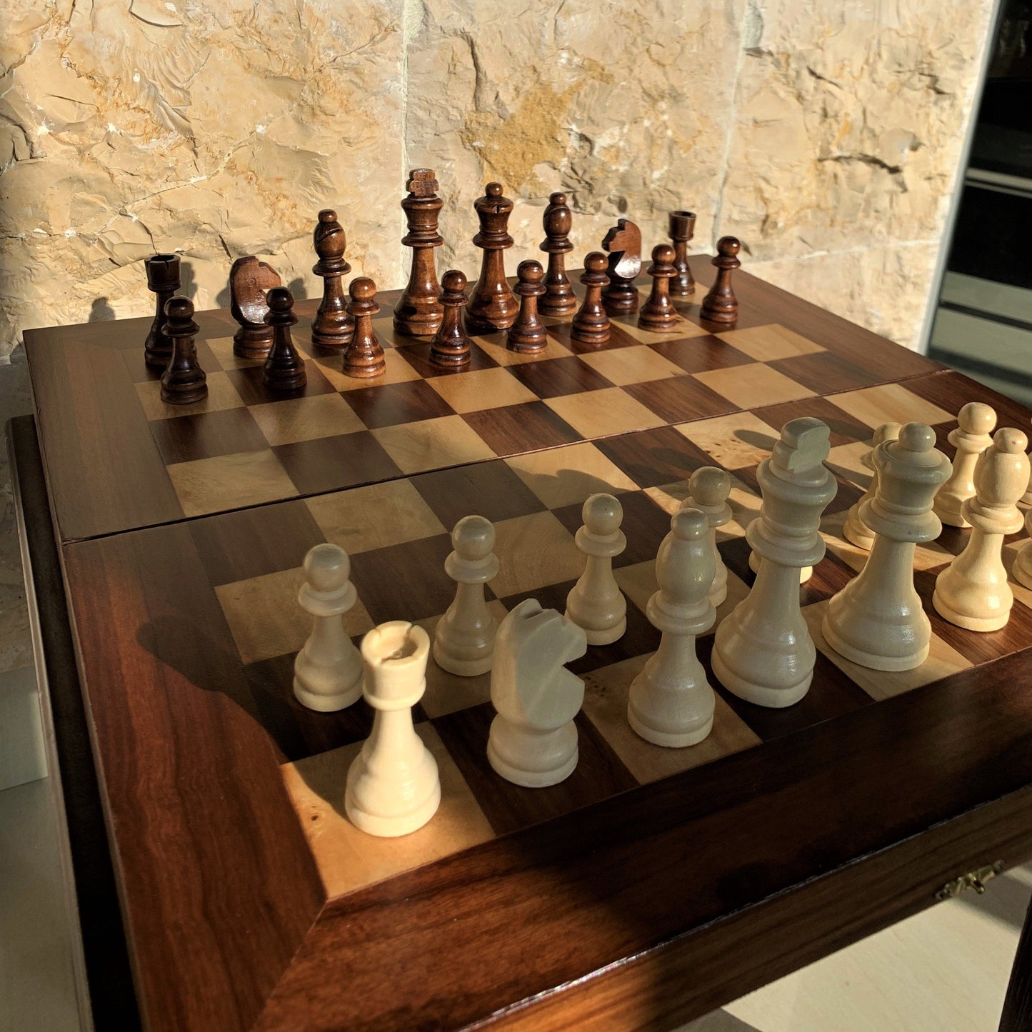 Foldable walnut chess