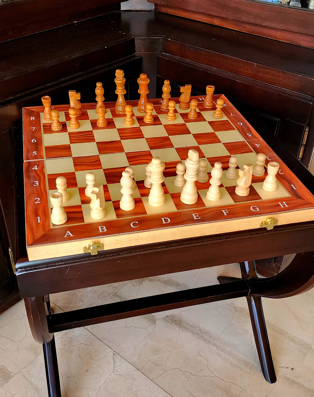 The Voyager Magnetic Chess Board