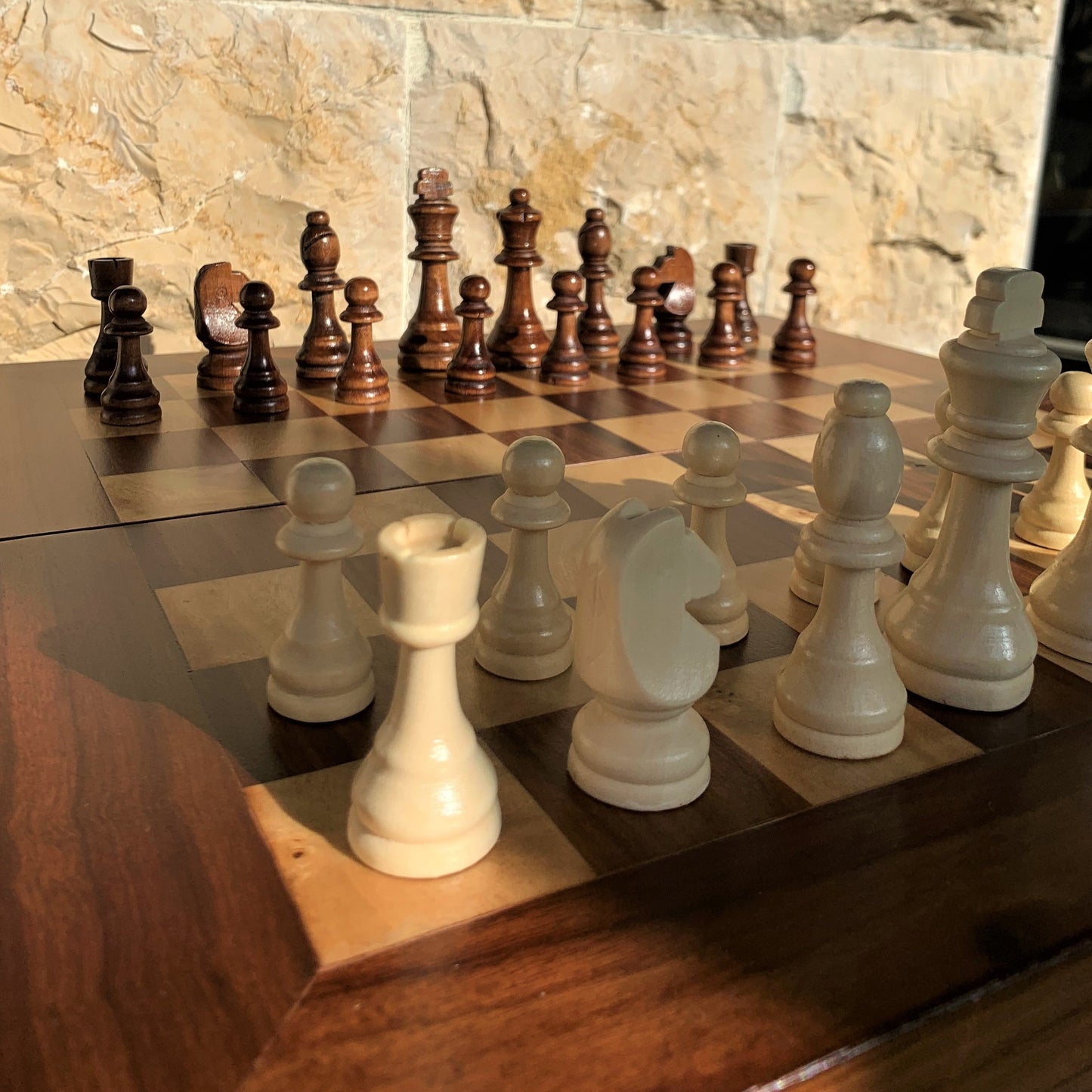 Foldable walnut chess