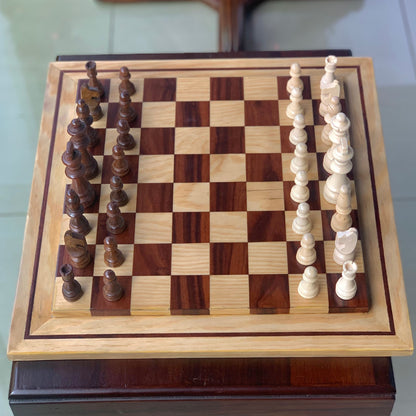 Brown/beige chess